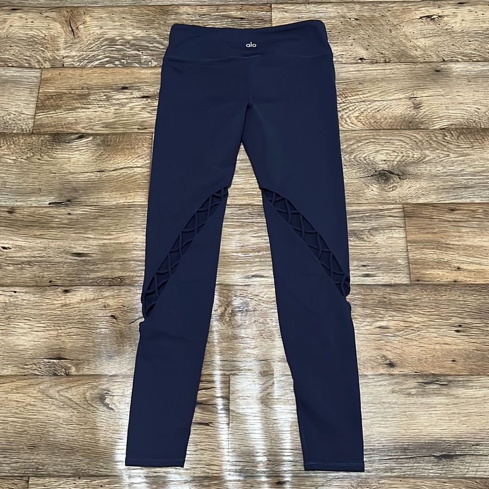 ALO Blue Entwine Leggings Size Medium? Preowned